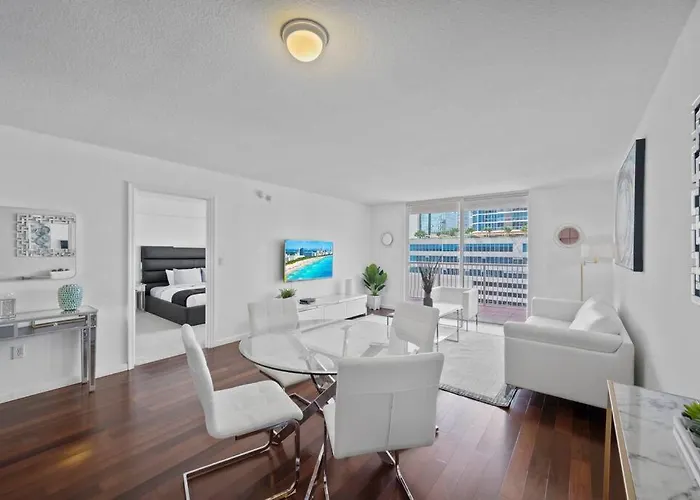 Superb Unit, Centrally Located With Parking