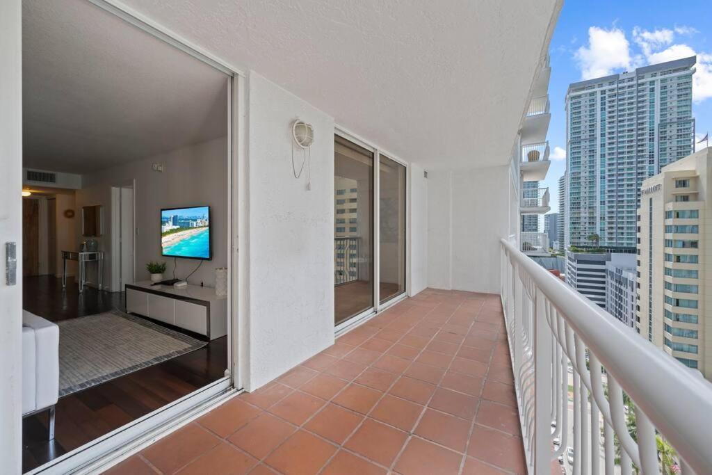 Superb Unit, Centrally Located With Parking Appartamento Miami